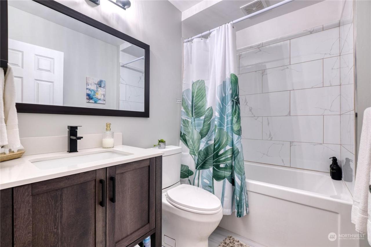 Newly Remodeled 2Bd Room A Frame Cottage Point Roberts Extérieur photo